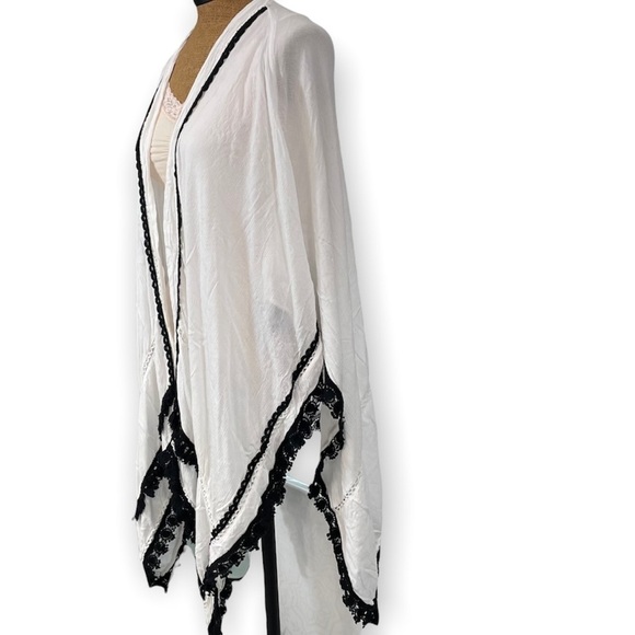 Chico’s XL beach cover up wrap white with black fringe & lace, one size fits all - Picture 5 of 8